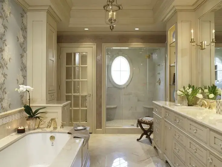 A classic, elegant bathroom